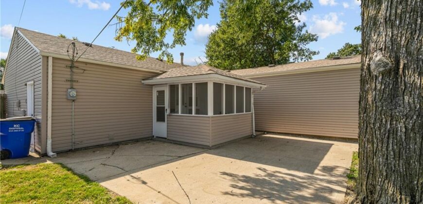 2404 NE 60TH Street, Gladstone, MO 64118