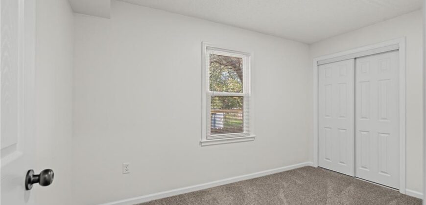 2404 NE 60TH Street, Gladstone, MO 64118