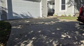 9704 N Locust Drive, Kansas City, MO 64155
