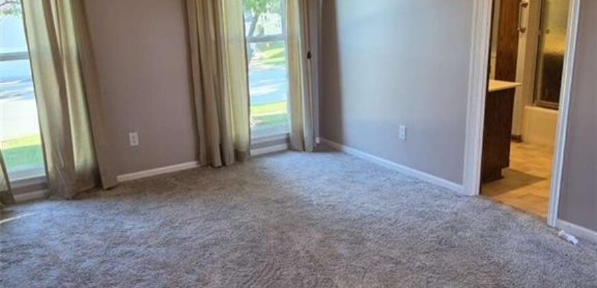9704 N Locust Drive, Kansas City, MO 64155