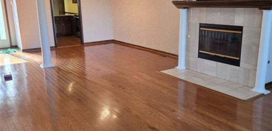 9704 N Locust Drive, Kansas City, MO 64155