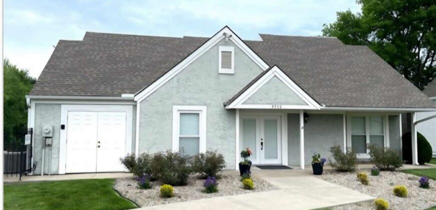 9704 N Locust Drive, Kansas City, MO 64155