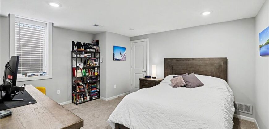 1911 NE 101st Street, Kansas City, MO 64155