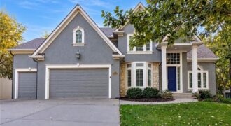 10245 Magnolia Lane, Parkville, MO 64152