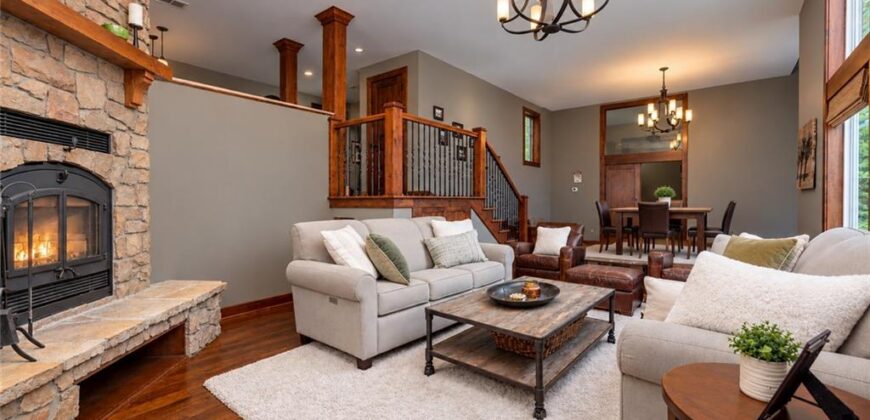 10245 Magnolia Lane, Parkville, MO 64152