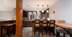 10245 Magnolia Lane, Parkville, MO 64152