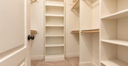 10245 Magnolia Lane, Parkville, MO 64152