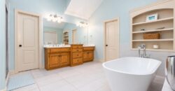 10245 Magnolia Lane, Parkville, MO 64152