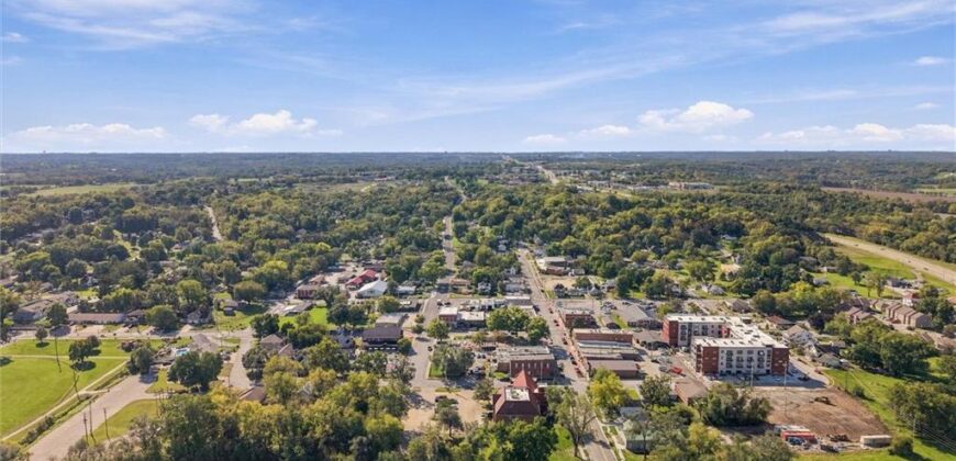 307A E Main Street, Smithville, MO 64089