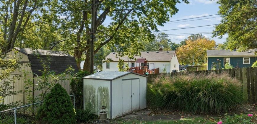 1513 NE Englewood Road, Kansas City, MO 64118