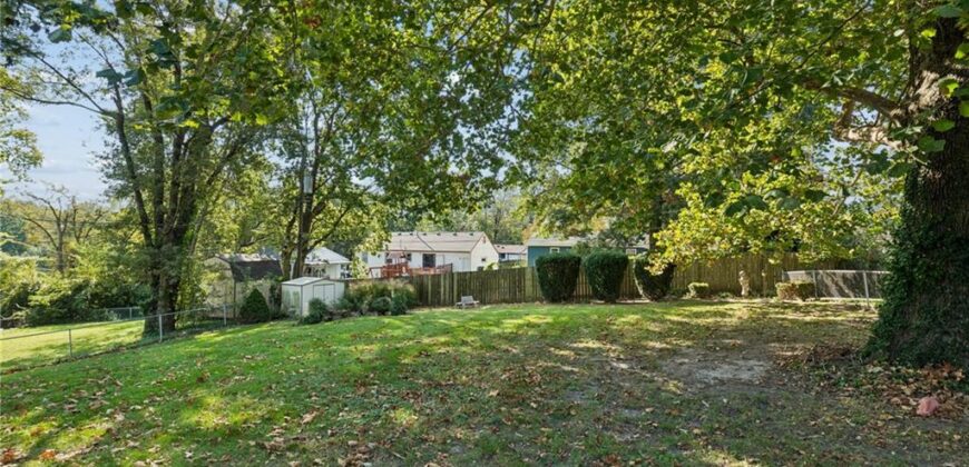 1513 NE Englewood Road, Kansas City, MO 64118