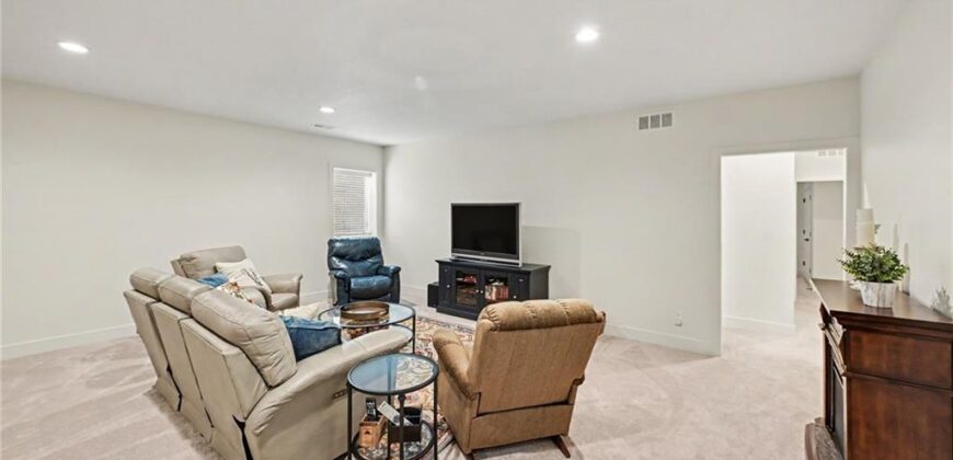 19920 NE F Highway, Smithville, MO 64089