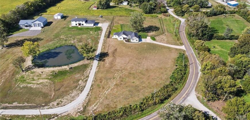 19920 NE F Highway, Smithville, MO 64089