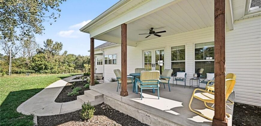 19920 NE F Highway, Smithville, MO 64089
