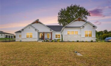 19920 NE F Highway, Smithville, MO 64089