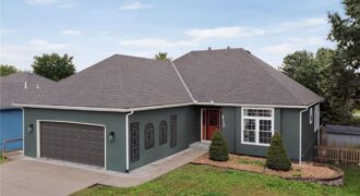 413 Shannon Avenue, Smithville, MO 64089