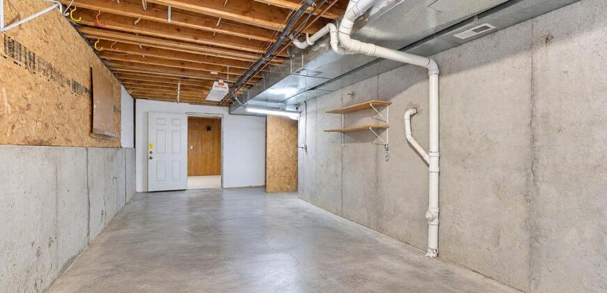 9921 N Highland Place, Kansas City, MO 64155