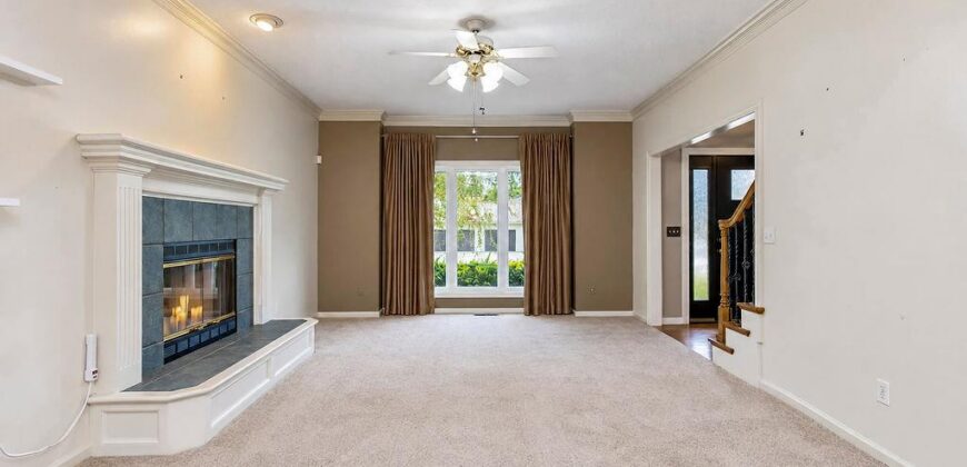 9921 N Highland Place, Kansas City, MO 64155