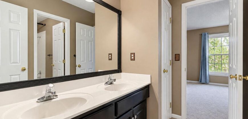 9921 N Highland Place, Kansas City, MO 64155