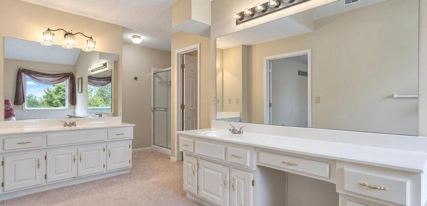 9921 N Highland Place, Kansas City, MO 64155
