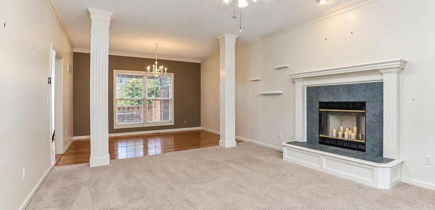 9921 N Highland Place, Kansas City, MO 64155