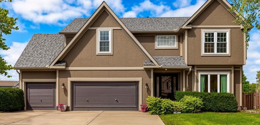 9921 N Highland Place, Kansas City, MO 64155