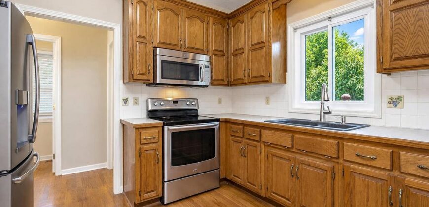 9921 N Highland Place, Kansas City, MO 64155