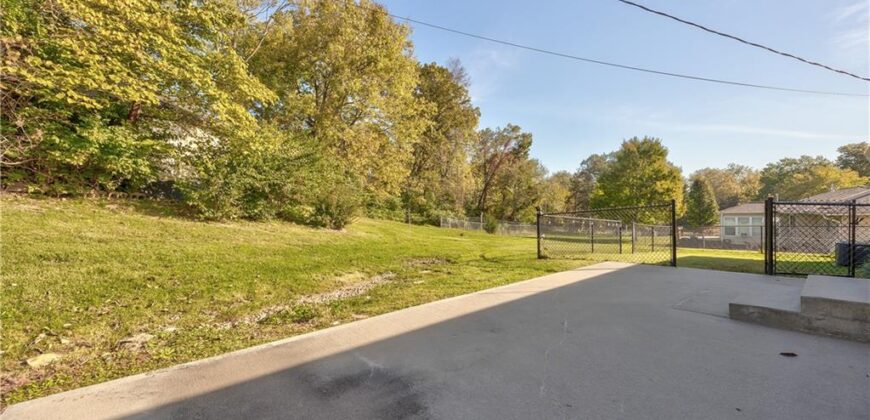 3910 NE 54th Street, Kansas City, MO 64119