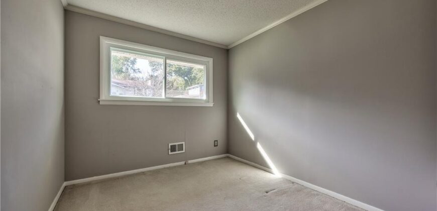 3910 NE 54th Street, Kansas City, MO 64119