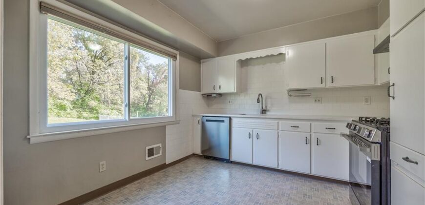3910 NE 54th Street, Kansas City, MO 64119