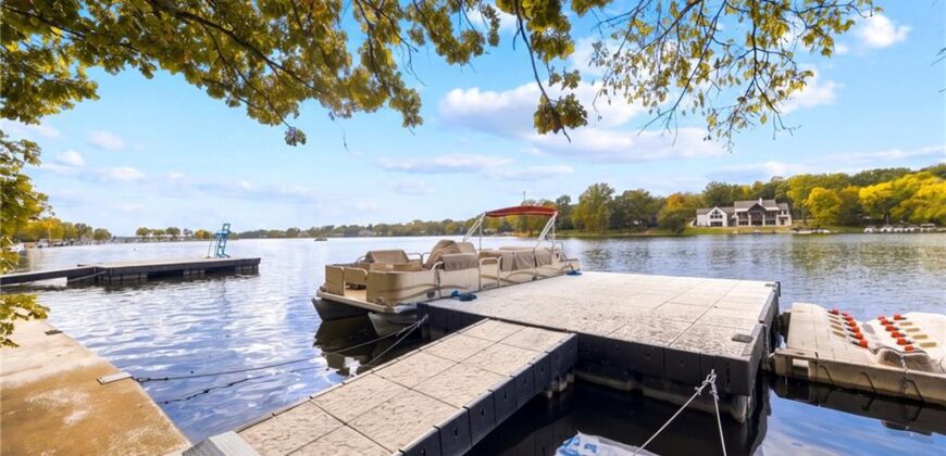 7810 NW Scenic Drive, Weatherby Lake, MO 64152