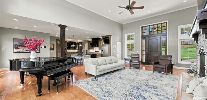 7810 NW Scenic Drive, Weatherby Lake, MO 64152