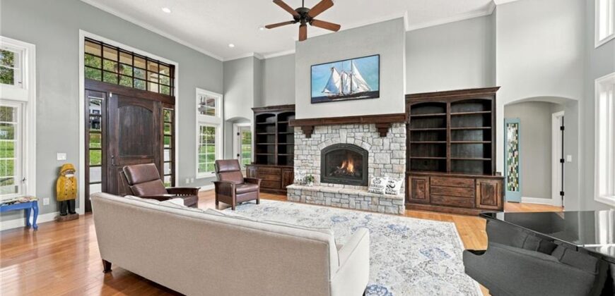 7810 NW Scenic Drive, Weatherby Lake, MO 64152