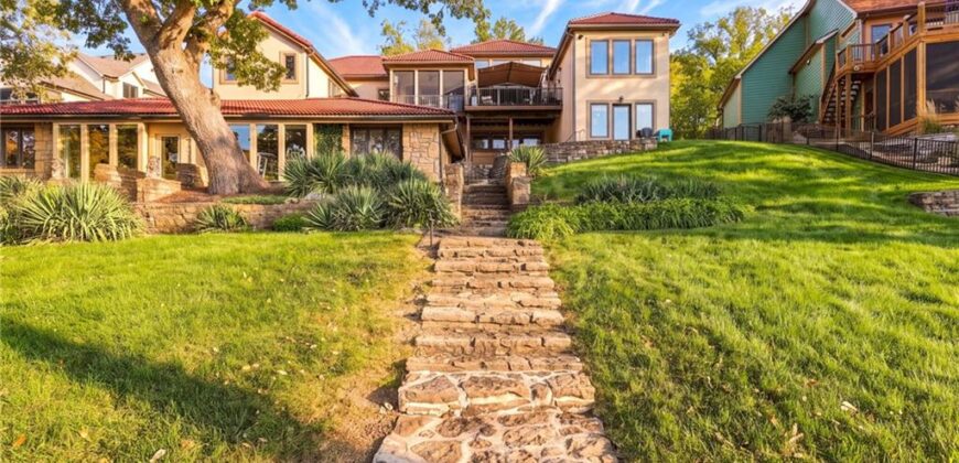 7810 NW Scenic Drive, Weatherby Lake, MO 64152