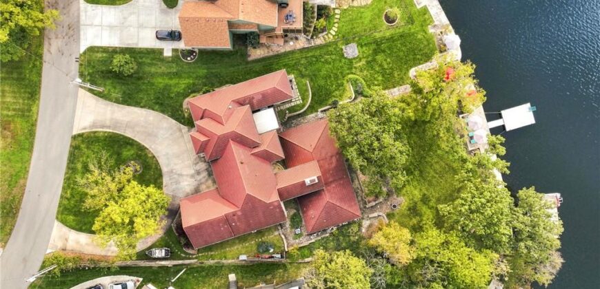 7810 NW Scenic Drive, Weatherby Lake, MO 64152