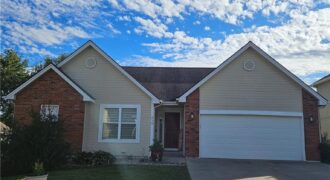 210 Porter Drive, Smithville, MO 64089