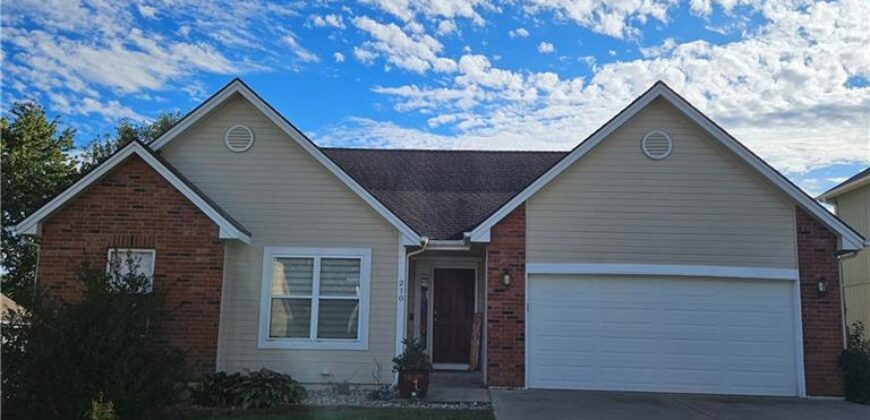 210 Porter Drive, Smithville, MO 64089