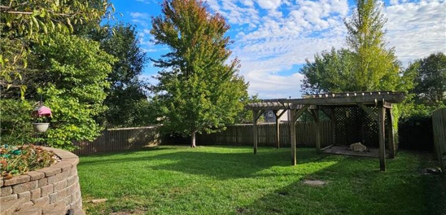 210 Porter Drive, Smithville, MO 64089
