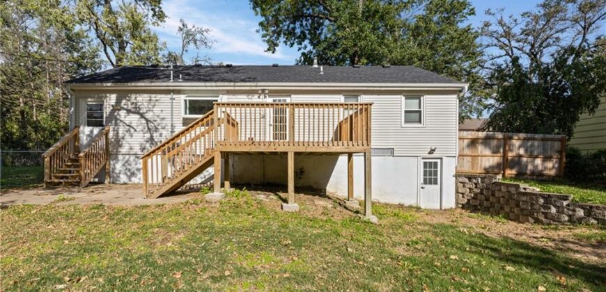 2403 NE Shady Lane Drive, Gladstone, MO 64118