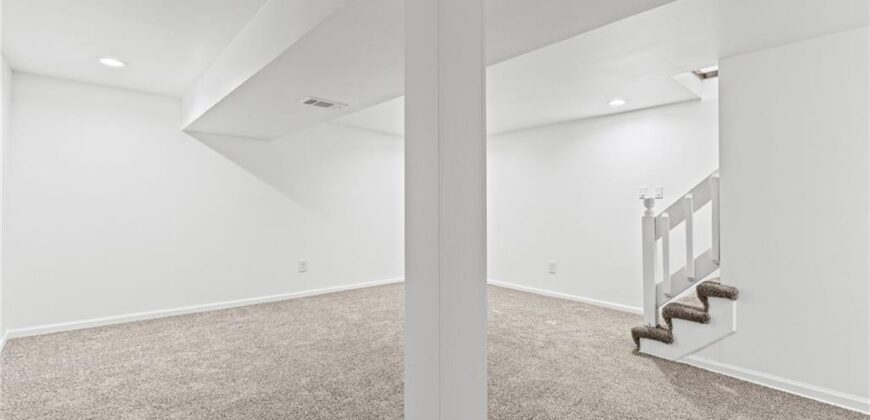 2403 NE Shady Lane Drive, Gladstone, MO 64118