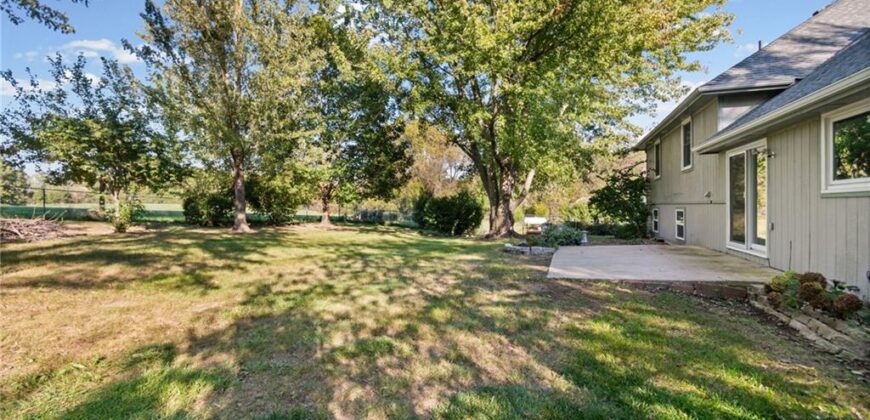 29408 Vickie Drive, Excelsior Springs, MO 64024
