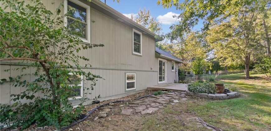 29408 Vickie Drive, Excelsior Springs, MO 64024