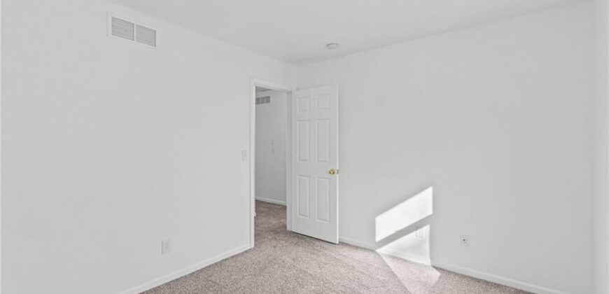 29408 Vickie Drive, Excelsior Springs, MO 64024