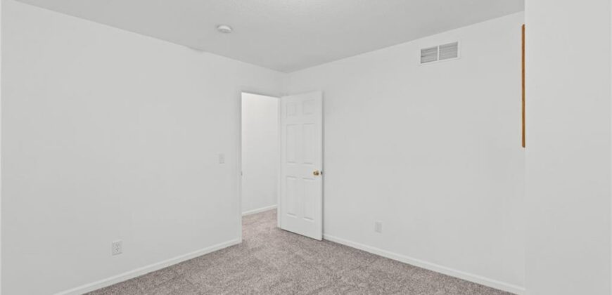 29408 Vickie Drive, Excelsior Springs, MO 64024