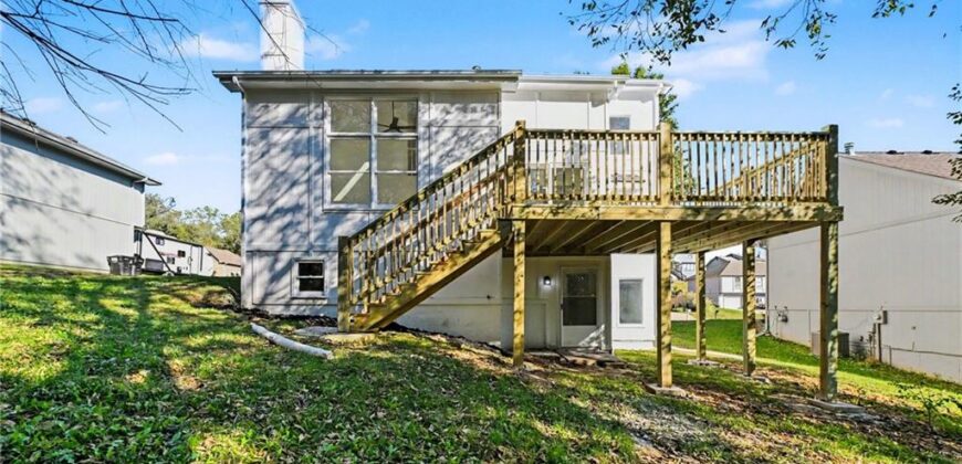 6482 NW Valley Drive, Kansas City, MO 64152