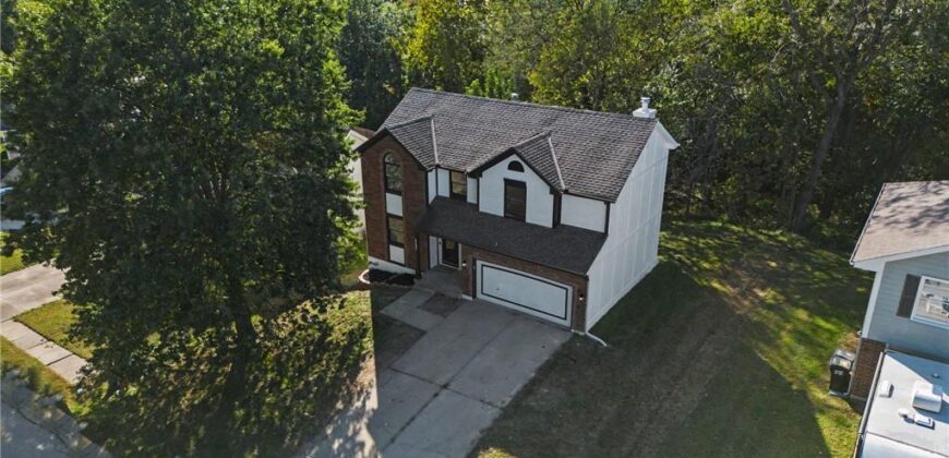6482 NW Valley Drive, Kansas City, MO 64152