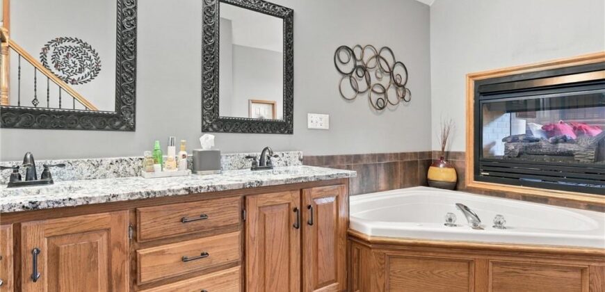 1718 Aspen Lane, Excelsior Springs, MO 64024