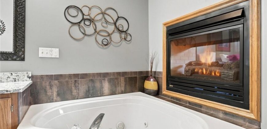 1718 Aspen Lane, Excelsior Springs, MO 64024