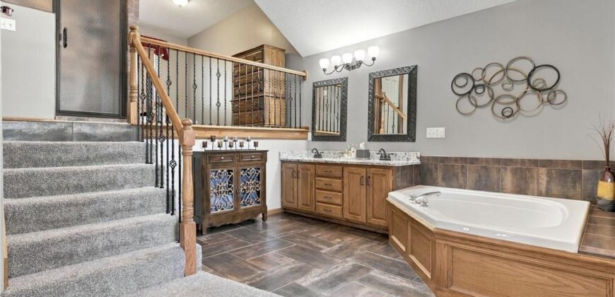 1718 Aspen Lane, Excelsior Springs, MO 64024