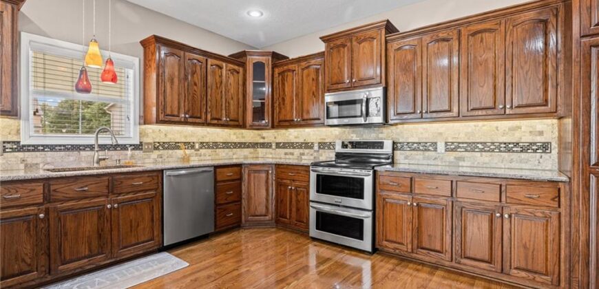 1703 NE 181st Terrace, Smithville, MO 64089